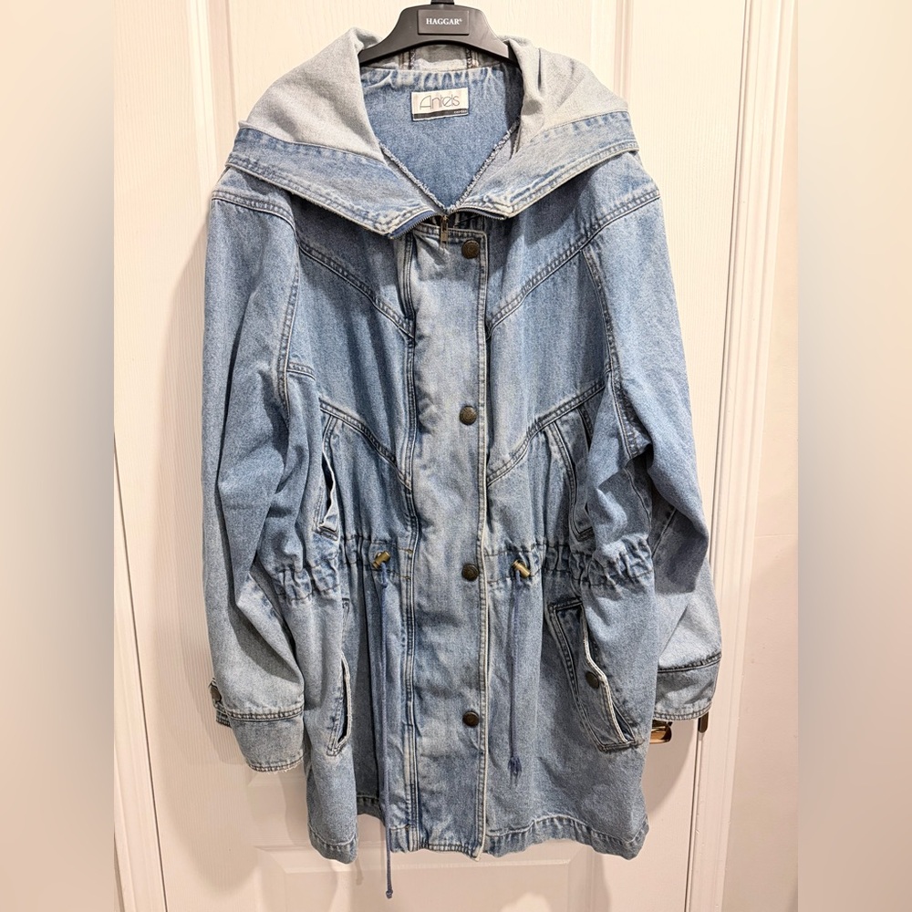 Light Wash Denim Hooded Jacket - Casual Women’s Coat